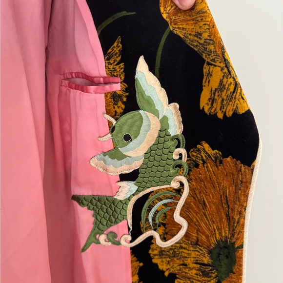 Gucci Women's Black and Gold Floral Blazer - Picture 4 of 6